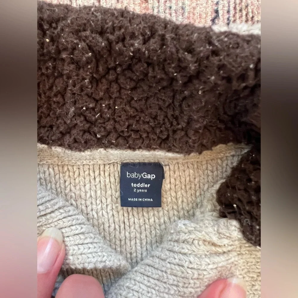GAP Kids Cream Cable Knit Sweater - Picture 3 of 3